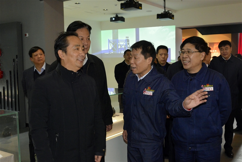 2018年12月25日 陜西省西安市委副書記、市政府市長、黨組書記 李明遠(yuǎn)來公司參觀調(diào)研